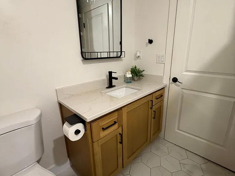 1232 W Berkeley St — Photo 9