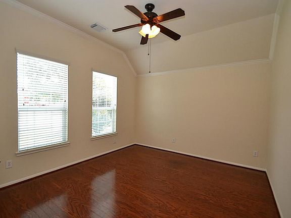 4th image of 28303 Fair Chase Ct