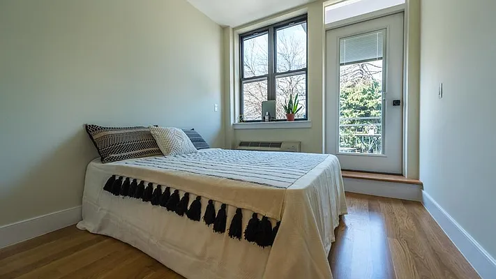 Rented by Nooklyn NYC LLC | media 13