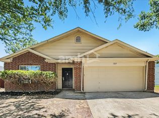 1017 Greenbend Dr, Denton, TX 76210