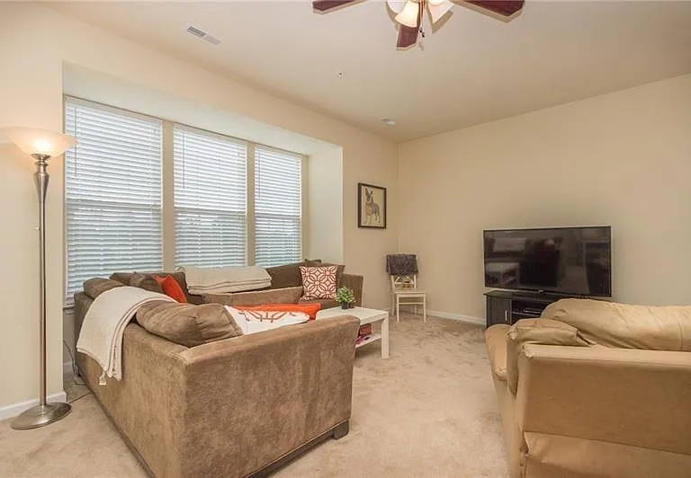 627 Edison Dr — Photo 6