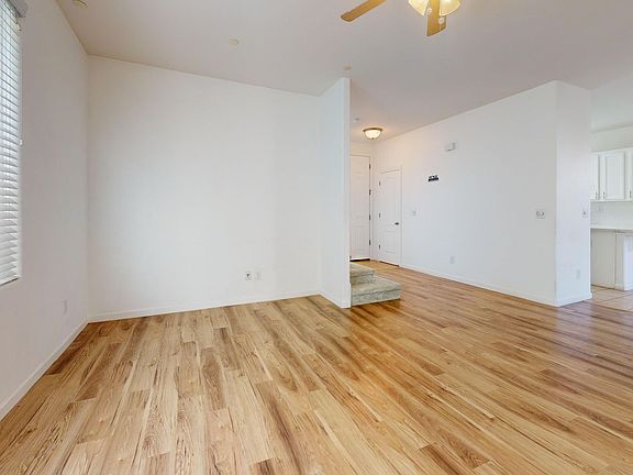 4th image of 5529 N Valdez Ln
