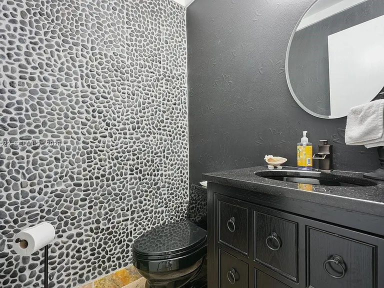 16530 Lake Tree Dr — Photo 18