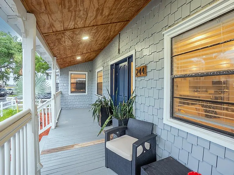 244 Lexington Dr — Photo 5
