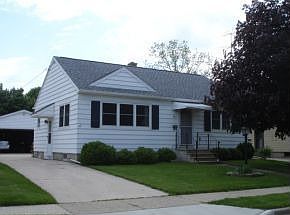 1st image of 296 E Bank St