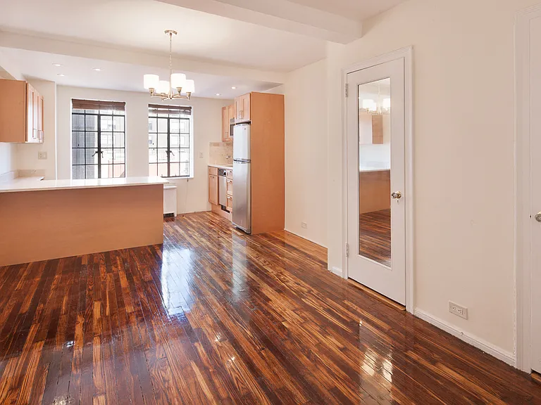 45 Tudor City Pl #702 — Photo 1