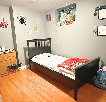 3rd image of 55 Peachleaf Cres