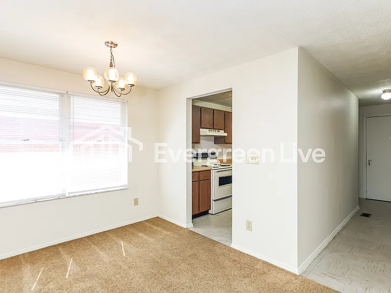 8676 Belle Chase Dr — Photo 5