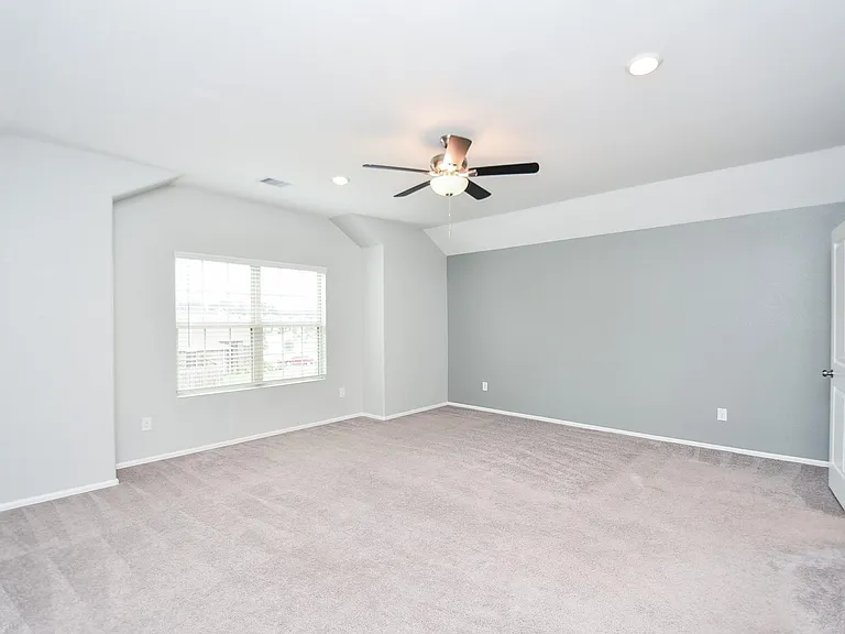 22707 Bolanzo Ln — Photo 11