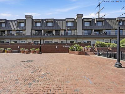 401 College Pl APT 24, Norfolk, VA, 23510