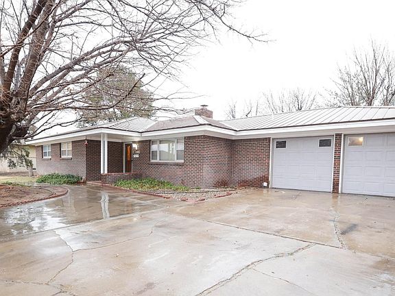 2nd image of 2303 Palomar Dr