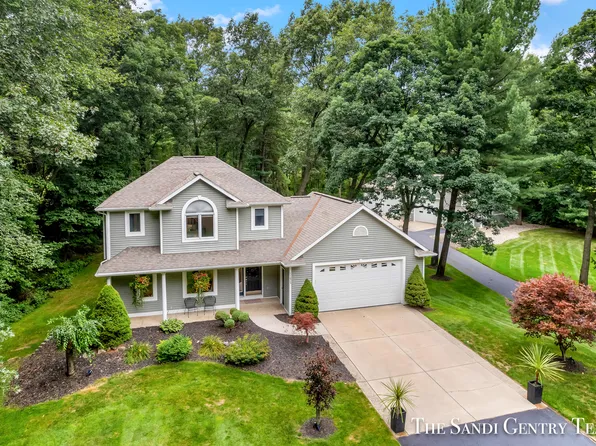 11675 Fallen Pine Dr, Grand Haven, MI 49417