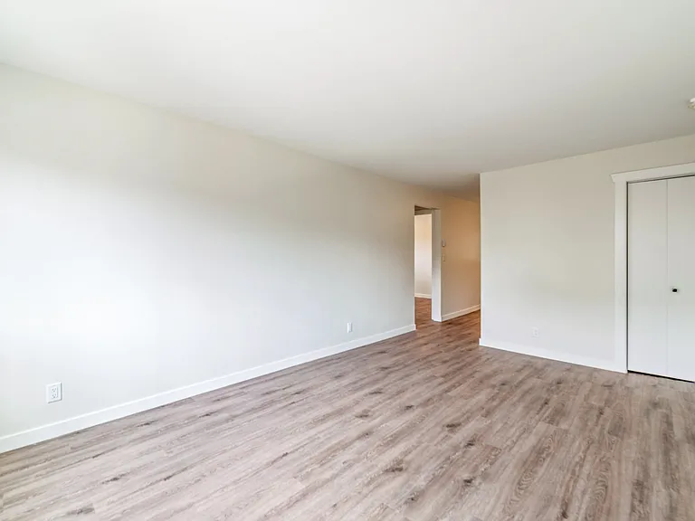 9250 Edwards Rd #5 — Photo 7
