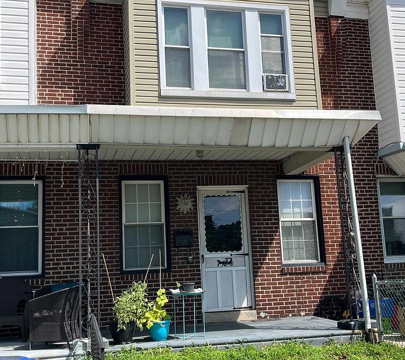 1st image of 2313 Buckius St