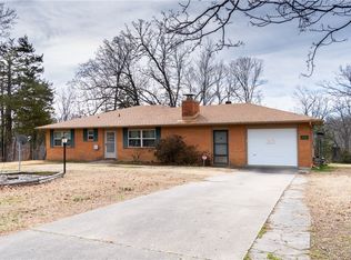 20097 Natural Walk Rd, Springdale, AR 72764