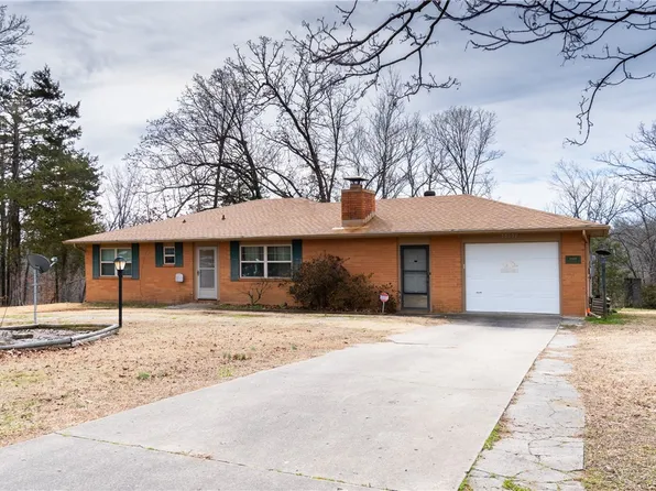 20097 Natural Walk Rd, Springdale, AR 72764