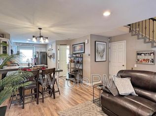 2913 W Long Cir APT F, Littleton, CO 80120