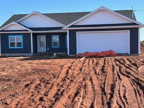 43 Macdonald Rd, Stratford, PE C1B 2C9