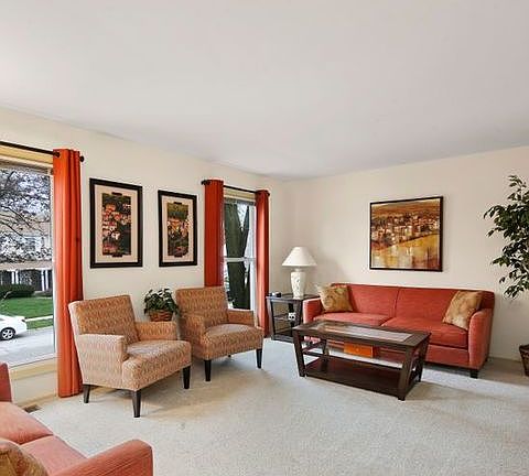 3rd image of 714 Leslie Ln
