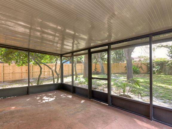 5th image of 11050 Whistlewood Ct