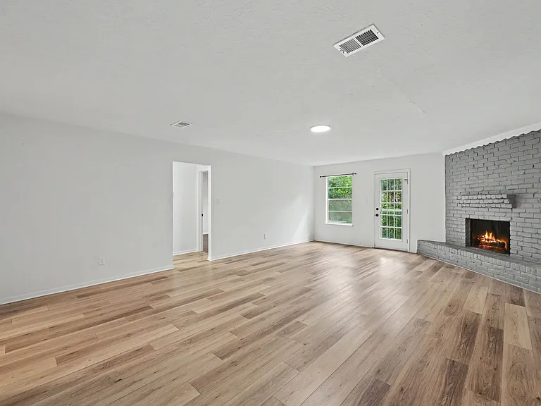 1409 S 3rd St — Photo 4
