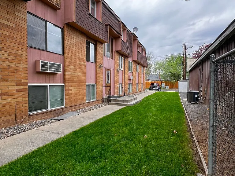 105 W Fremont Ave — Photo 15