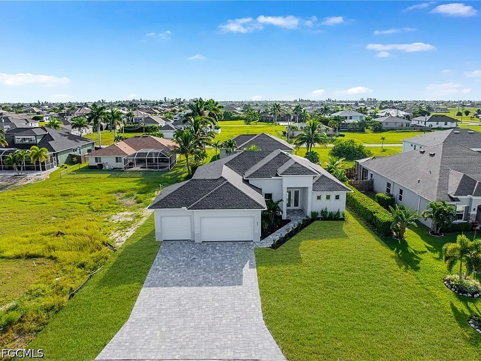 821 NW 37th Pl