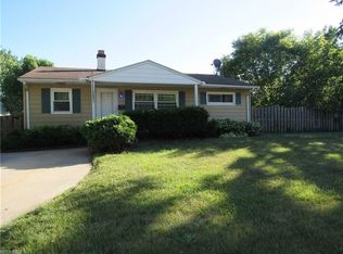 423 Nobottom Rd, Berea, OH 44017