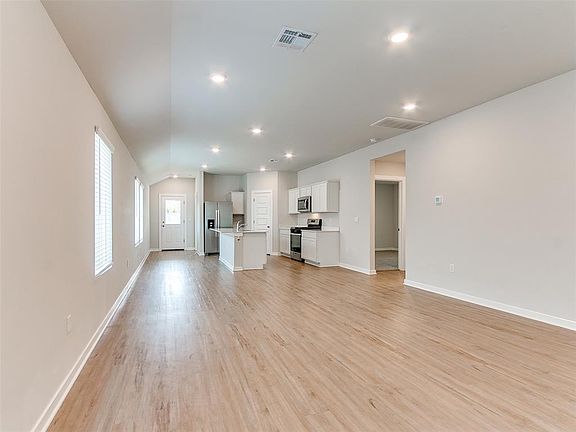 4th image of 10613 Red Thistle Dr