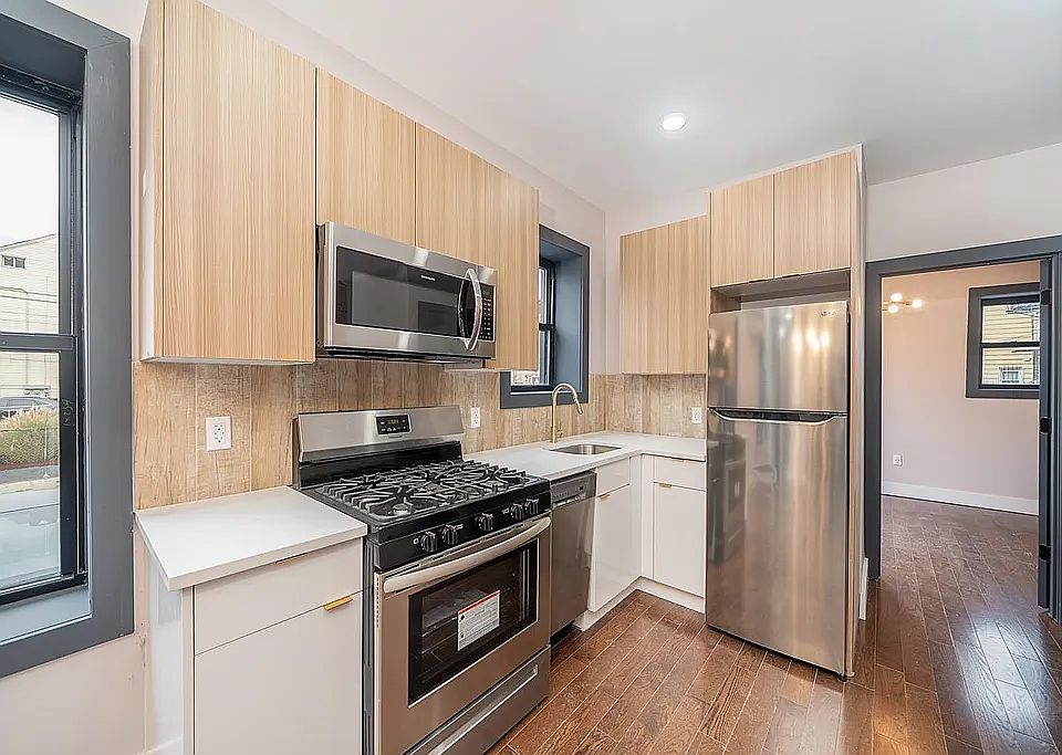 1st image of 62 Vroom St #62