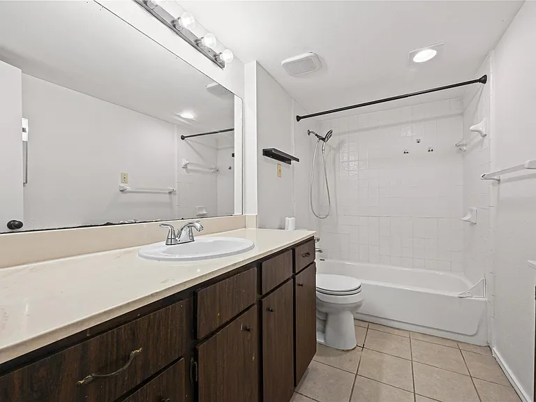 800 Post Oak Blvd #73 — Photo 14