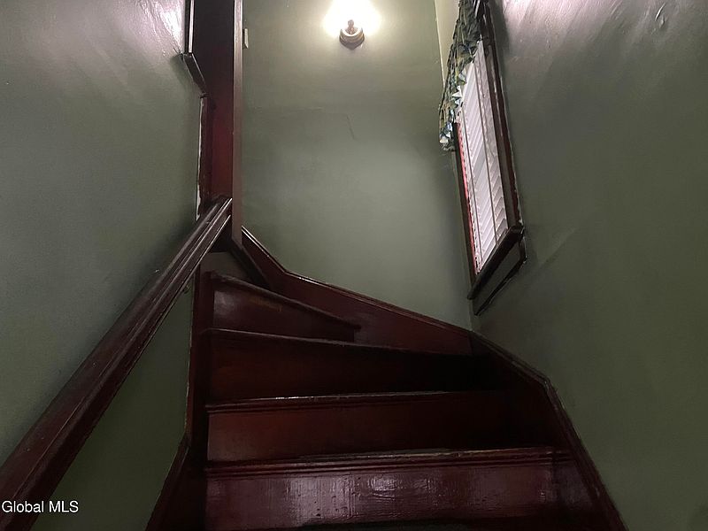 2nd image of 8 Delaware Terrace