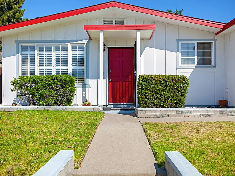 6714 Cowles Mountain Blvd — Photo 2