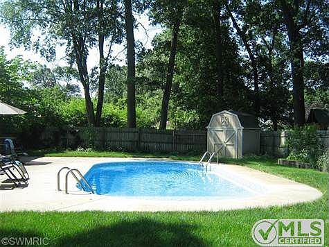 2nd image of 1125 Greenbriar Dr