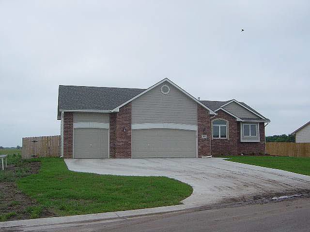 1st image of 1119 W Myles Dr