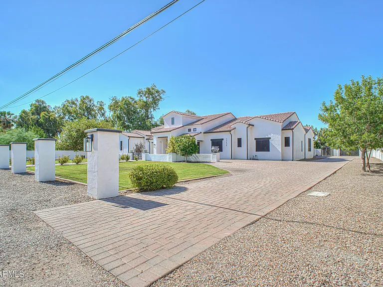 12424 E Victoria St — Photo 111