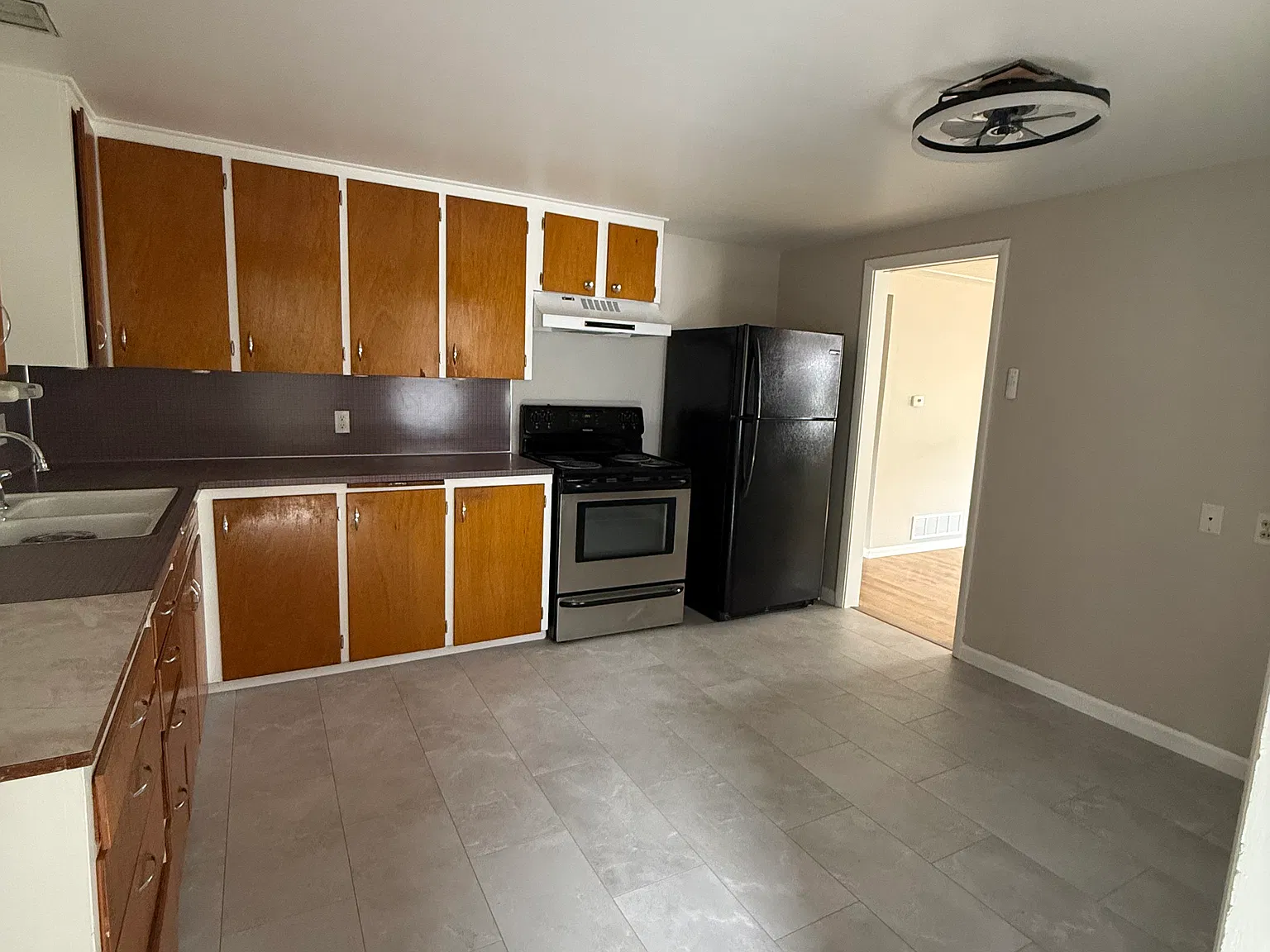 2 bed, 900 sqft, $2,000 — Photo 4