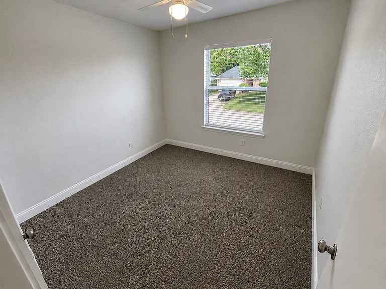 1705 Creekside Ave — Photo 14