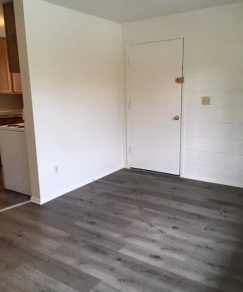 960 E 4th Ave #6 — Photo 2