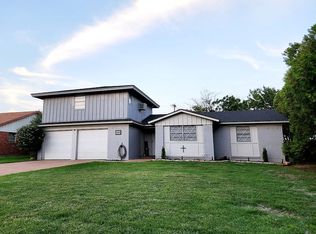 1501 Douglas Dr, Iowa Park, TX 76367