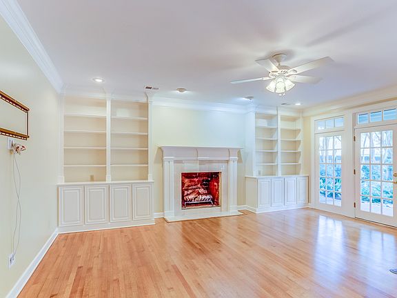 5th image of 2059 Hawthorn Hill Cv