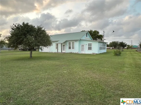1510 W Saint Louis Ave, Seadrift, TX 77983