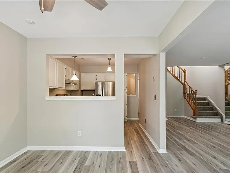 1688 Christopher Dr — Photo 10