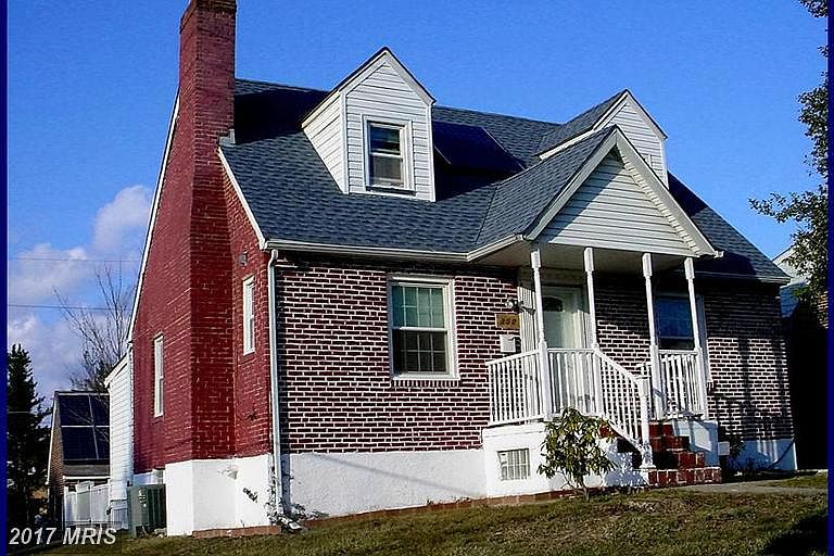 2nd image of 300 Linden Ave