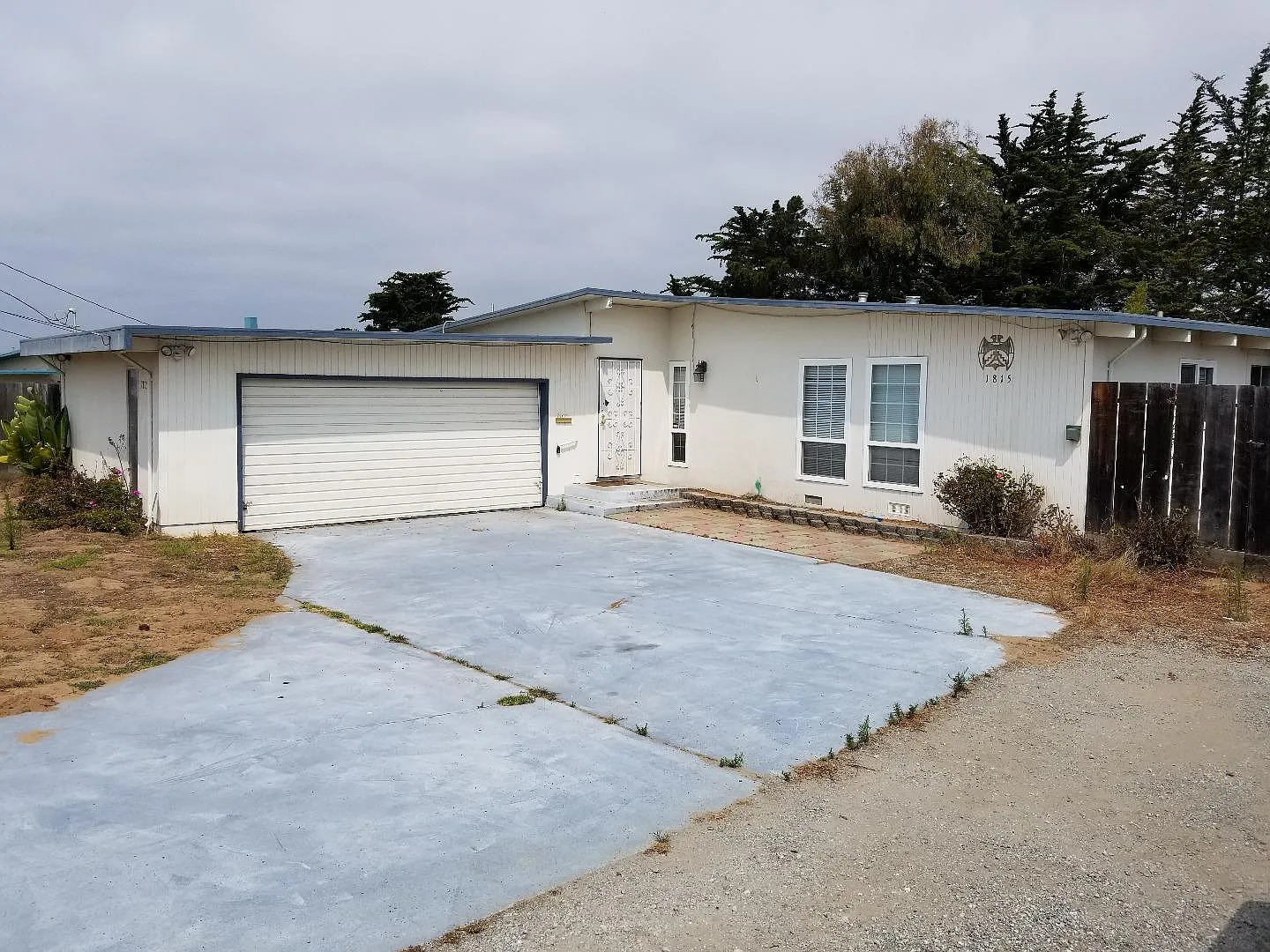 1815 Eucalyptus Ave photo 1