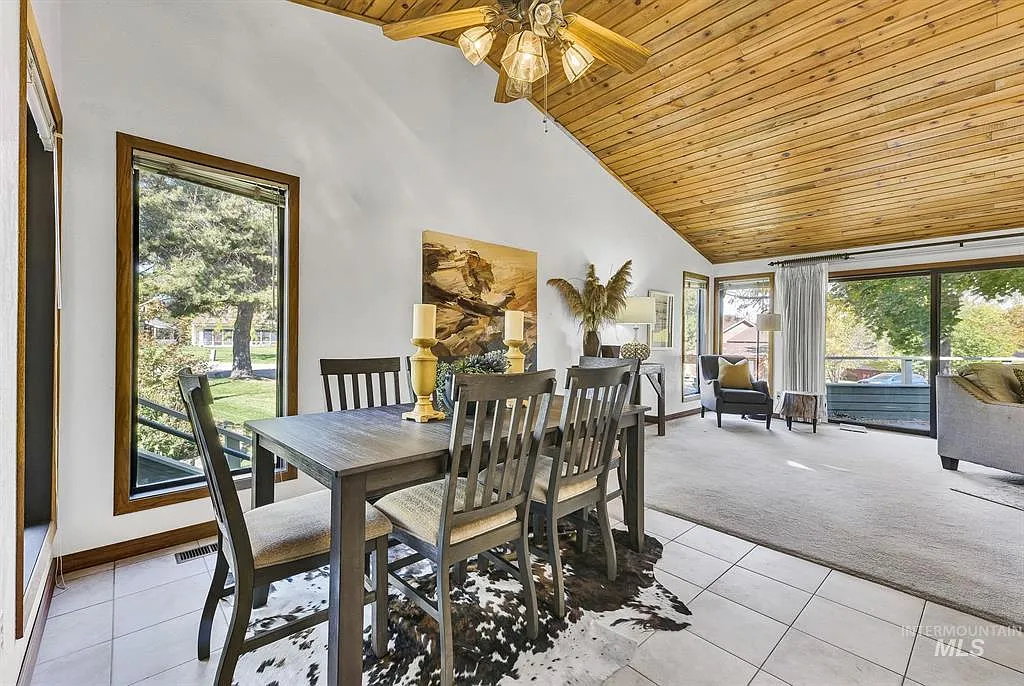 3 bed, 1820 sqft, $2,150 — Photo 3