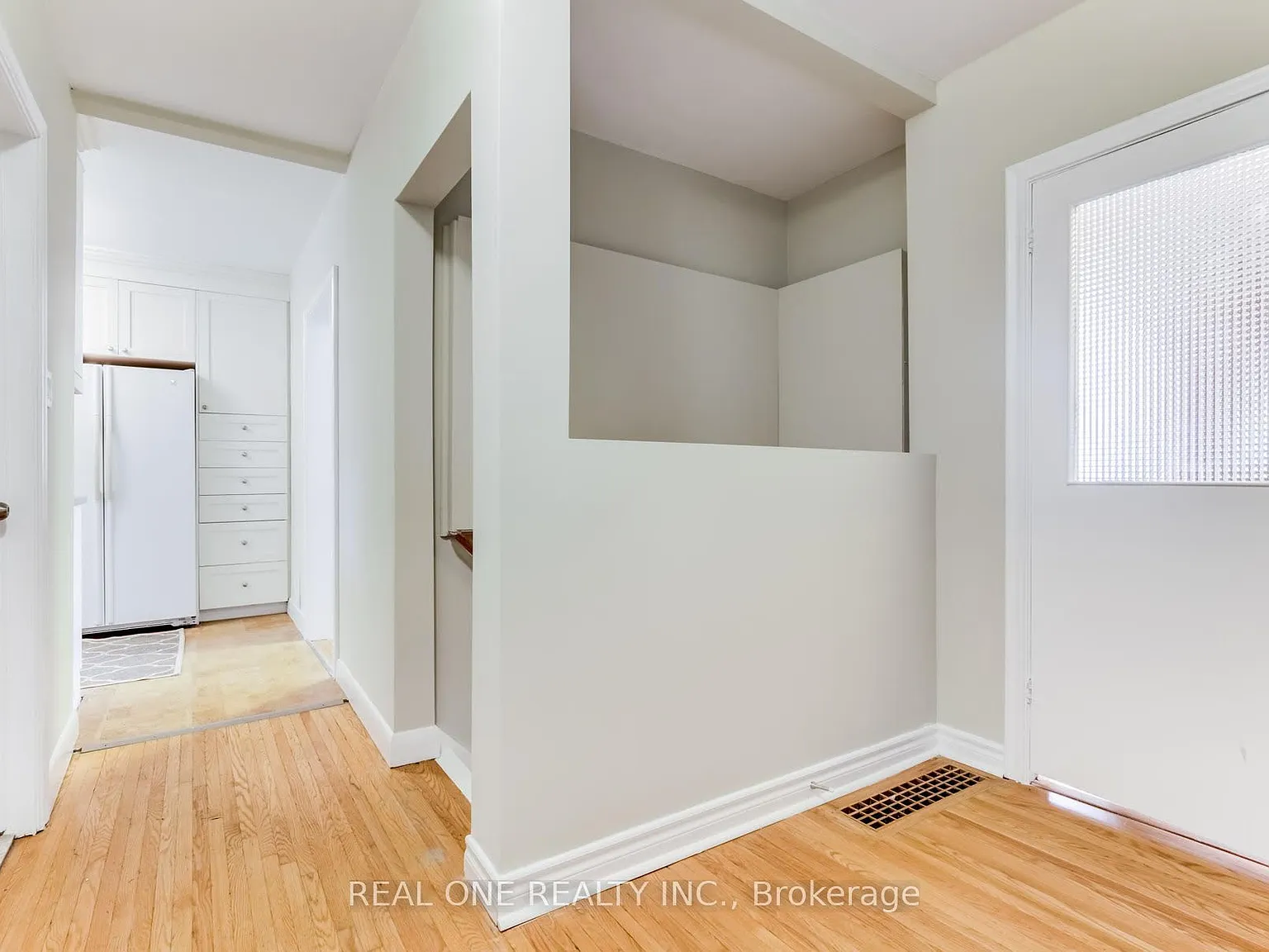 5 bed, $3,680 — Photo 4