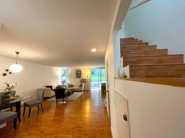 11937 Gorham Ave APT 3, Los Angeles, CA 90049