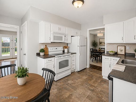 5th image of 925 Stone St