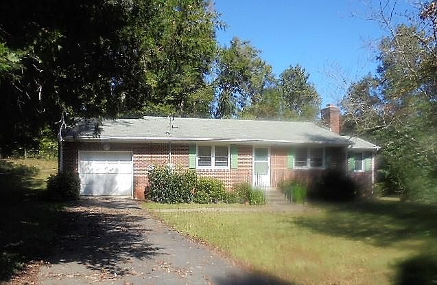 1st image of 748 W 5th St
